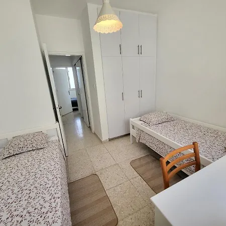 Mattis Seafront Beachhouse * Перволия