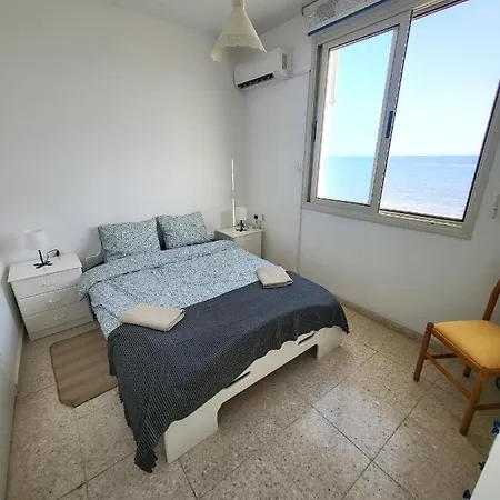 Дом отдыха Mattis Seafront Beachhouse Перволия