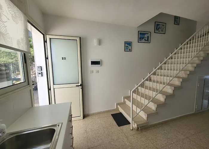 Mattis Seafront Beachhouse Holiday home Perivolia