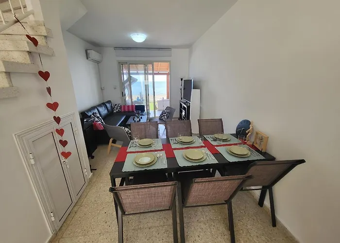 Holiday home Mattis Seafront Beachhouse