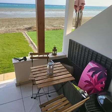 Mattis Seafront Beachhouse *