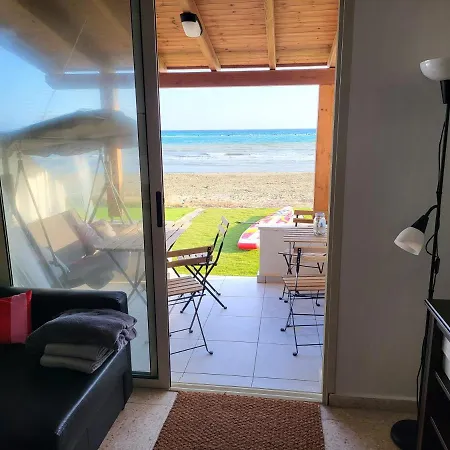 Mattis Seafront Beachhouse *