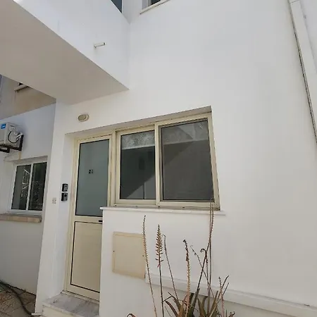 Mattis Seafront Beachhouse Perivolia