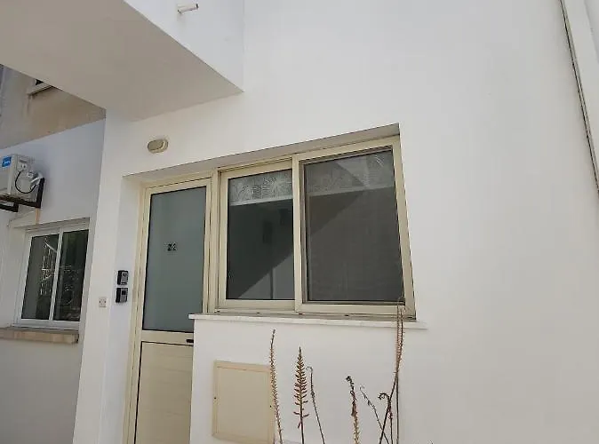 Mattis Seafront Beachhouse Perivolia